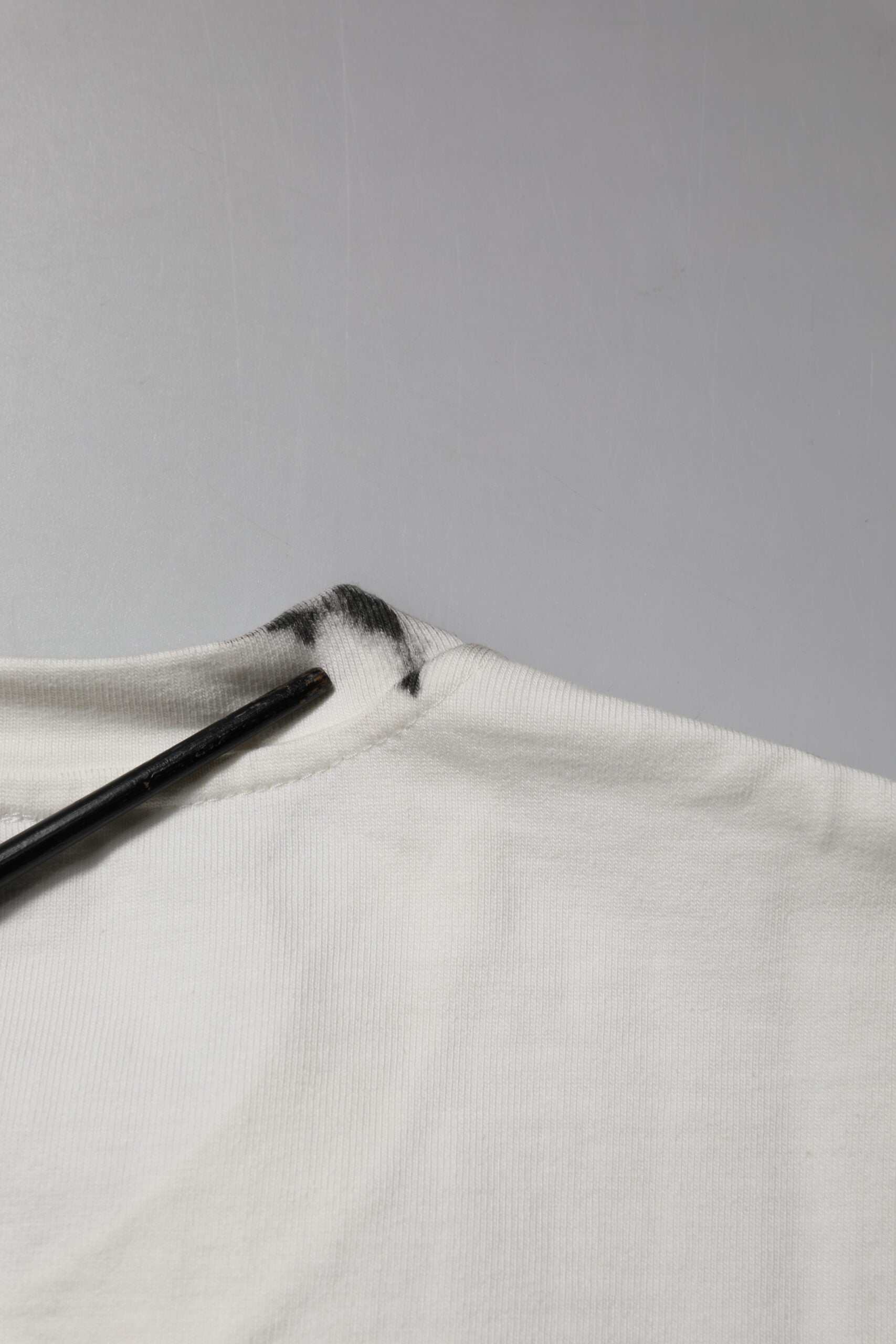 Dolce & Gabbana White Cotton DG Logo Print Round Neck T-shirt