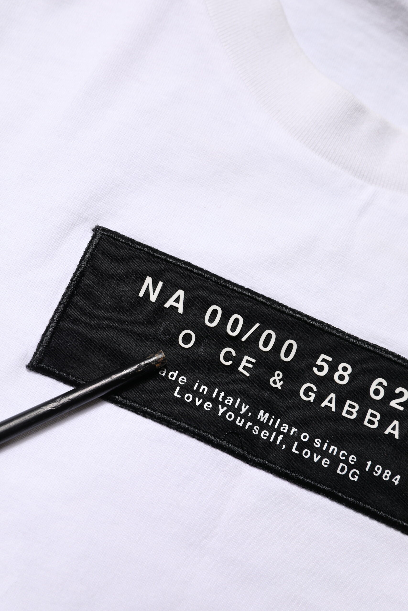 Dolce & Gabbana White Cotton Logo Patch Crew Neck T-shirt
