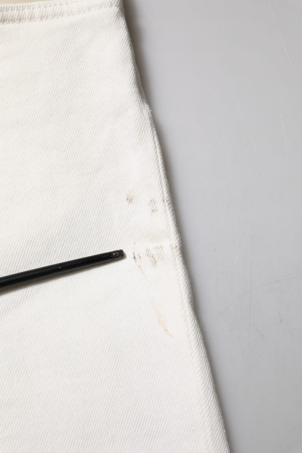 Dolce & Gabbana White Cotton Logo Plaque Slim Fit Denim Jeans