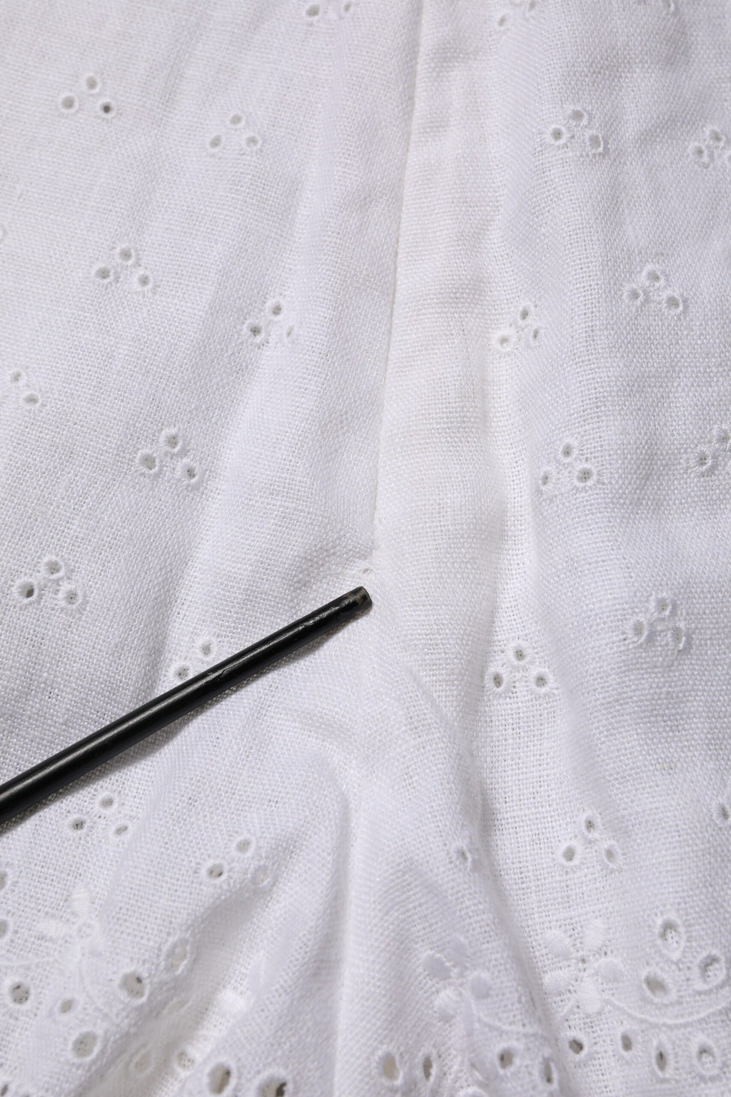 Dolce & Gabbana White Linen High Waisted Hot Pants Shorts