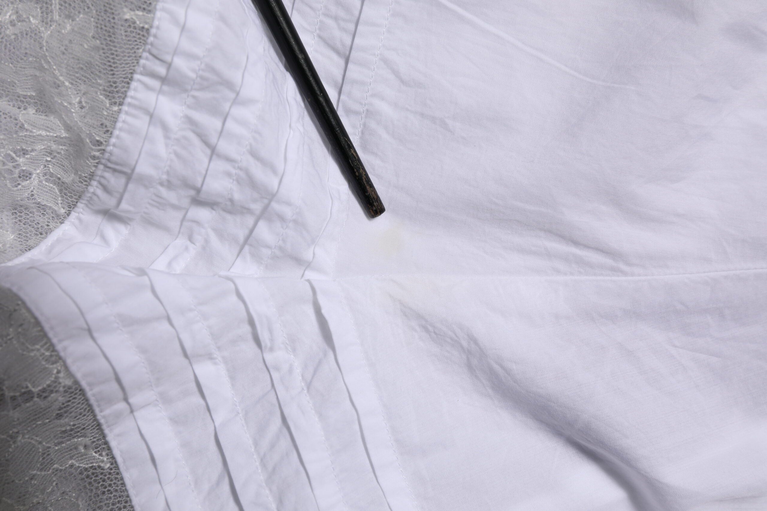 Dolce & Gabbana White Lace Paneled Cotton High Waisted Shorts